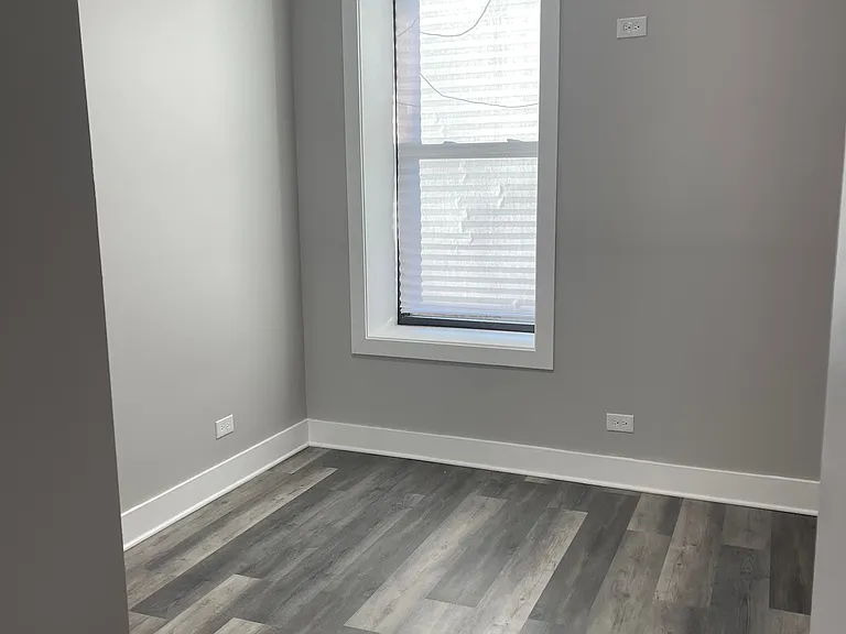 2120 S Fairfield Ave #1R — Photo 9