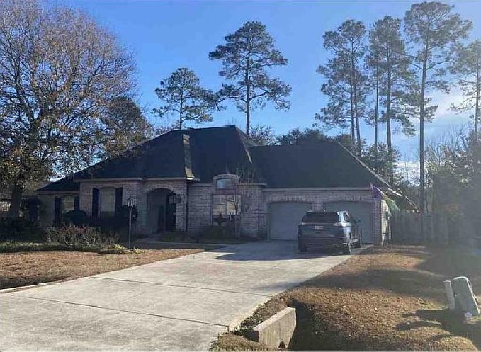 1st image of 1025 River Ct