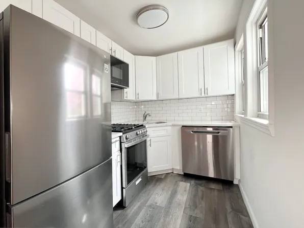 713 Lorimer Street image 1 of 7