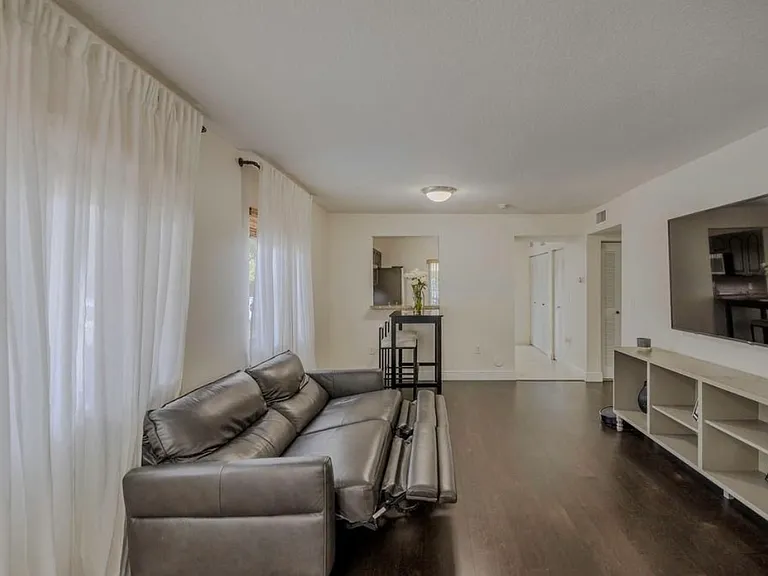 6245 SW 47th Mnr #101 — Photo 11