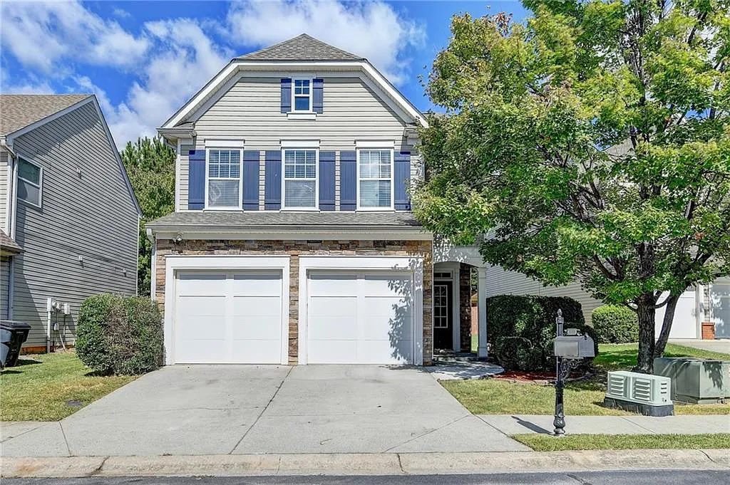 2882 Briaroak Dr — Photo 1