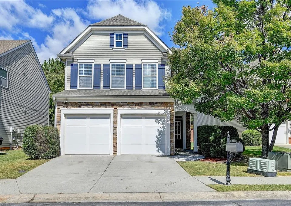 2882 Briaroak Dr