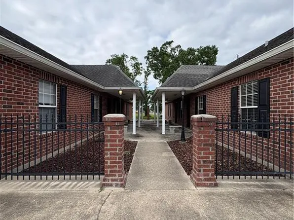 100-106 Louisa Dr, Thibodaux, LA 70301