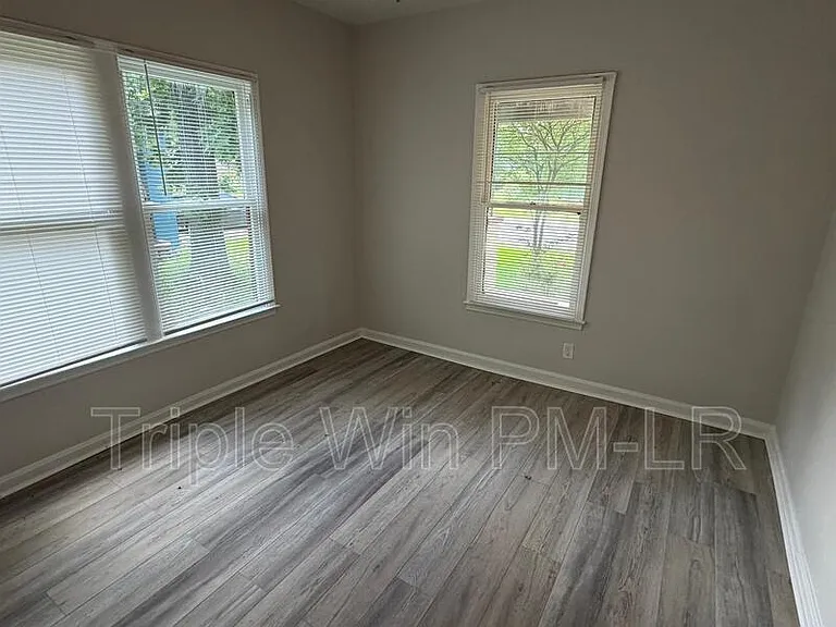 2205 S Martin St — Photo 8