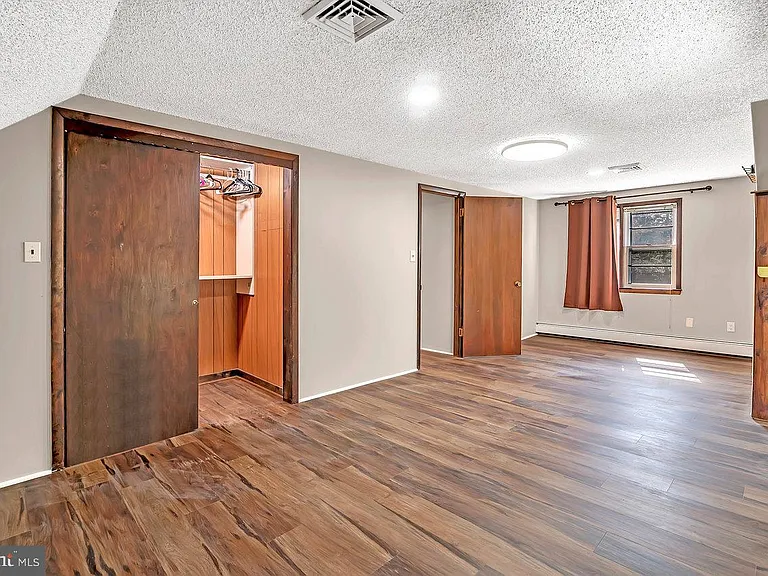 32 Cranbury Rd — Photo 17