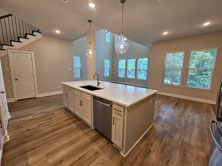 8045 Emerald Rock Dr — Photo 12