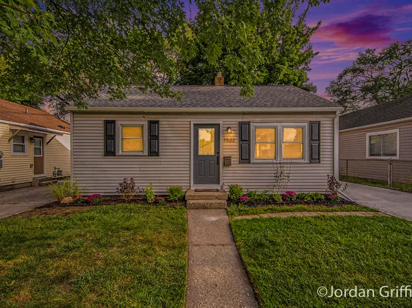 1533 Whiting St SW, Wyoming, MI 49509