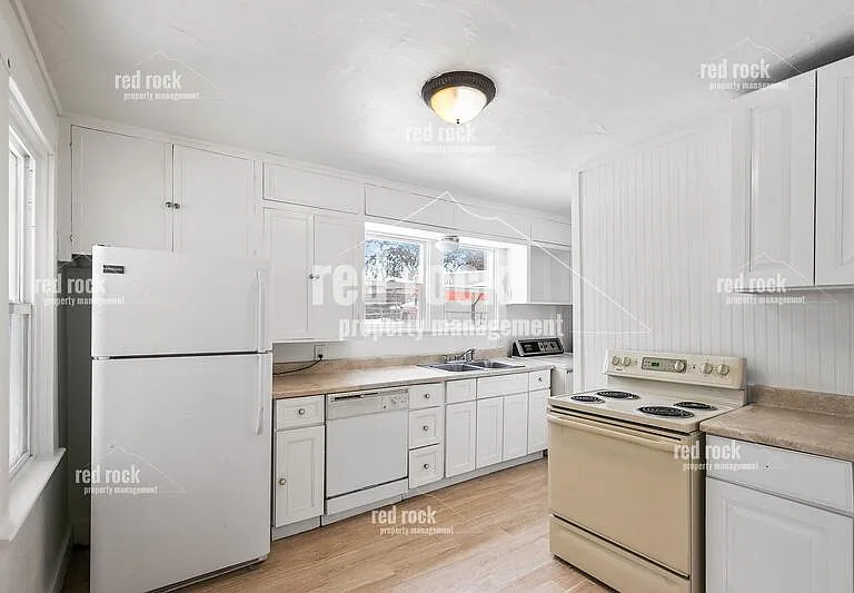 1517 E Bridgeport Ave — Photo 12