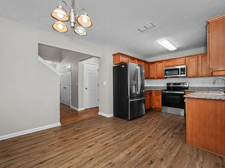 113 Lancaster Gate Pl — Photo 9