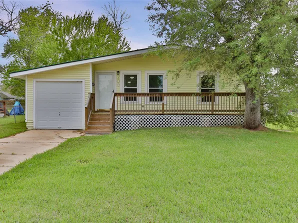 708 Winding Way St, Lake Jackson, TX 77566