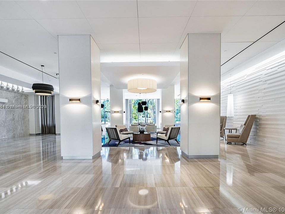 1st image of 100 Bayview Dr APT 321