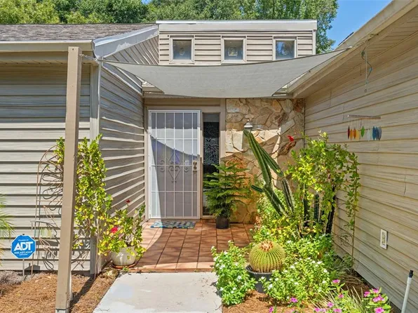 10427 Woodland Dr, Hudson, FL 34669