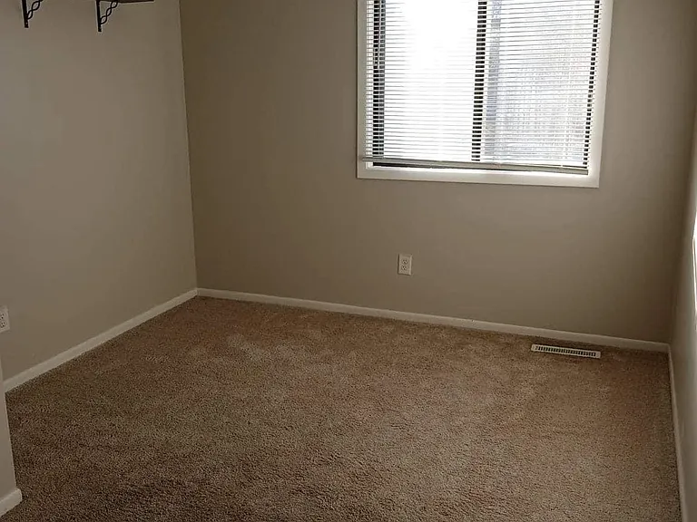 170 Bridlewood Dr — Photo 14