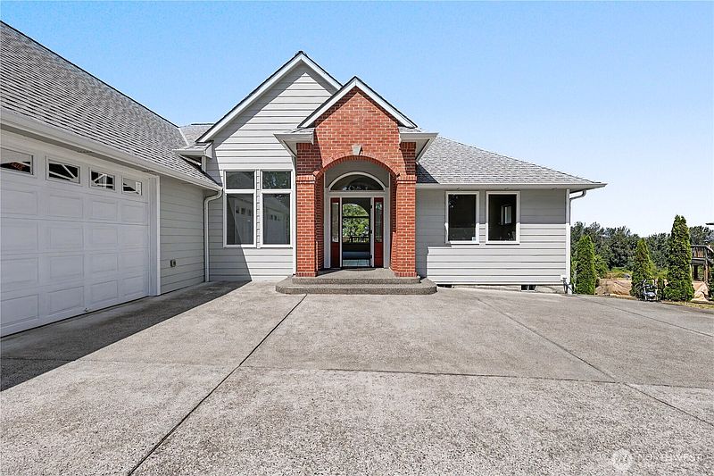 2nd image of 111 Les Saints Road