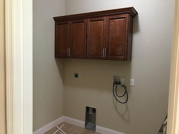 4th image of 16 Russkin Ln