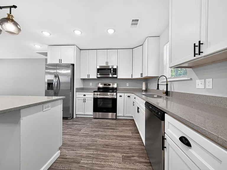 213 Rie Ct — Photo 10