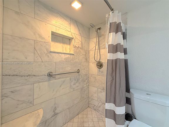 3rd image of 2640 NE 135th St APT 305