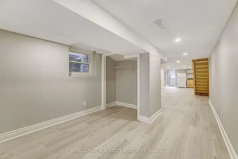 274 Ossington Ave — Photo 4