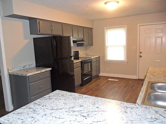 4th image of 820 Mill St