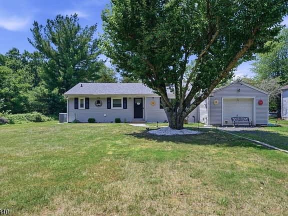 2nd image of 728 Mill Ln