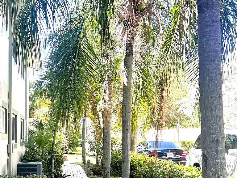 915 SE 22nd Ave — Photo 30