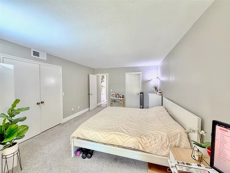 2134 N Pami Cir — Photo 19