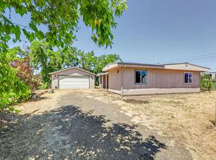 5595 Table Rock Rd, Central Pt, OR 97502