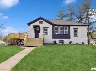 325 S Bluff Blvd, Clinton, IA 52732