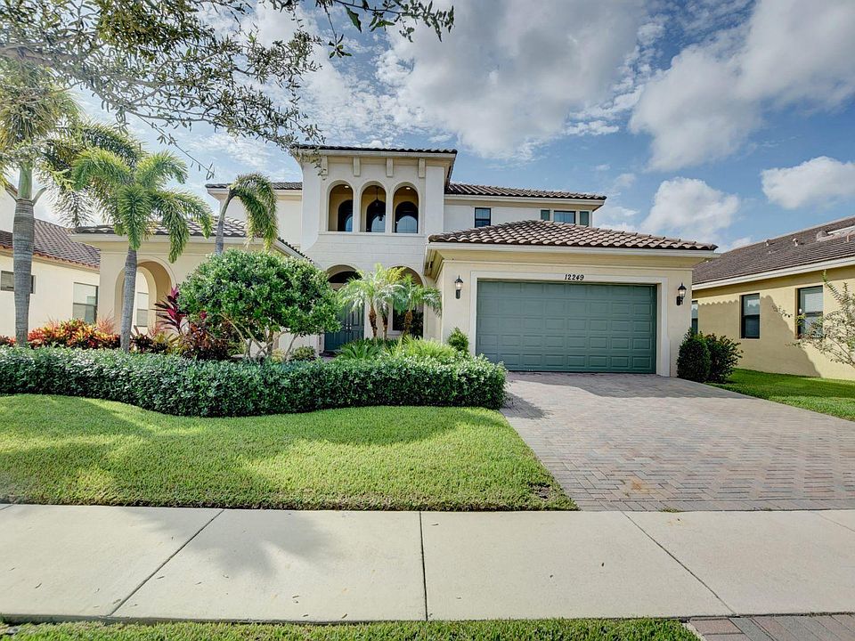 Home For Sale In Boca Reserve