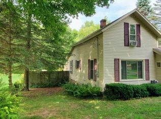 327 E 2nd St, Perry, MI 48872