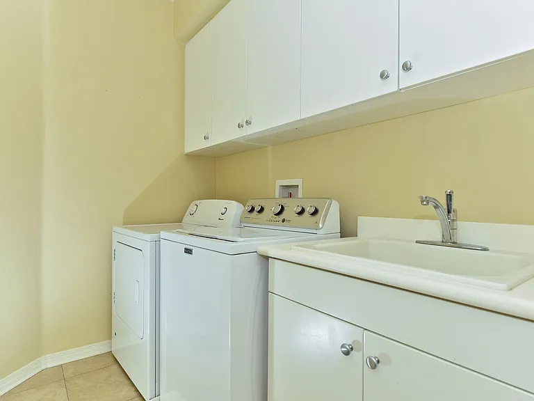6941 Waters End Dr — Photo 16