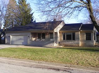 1752 11th Ave, Grafton, WI 53024