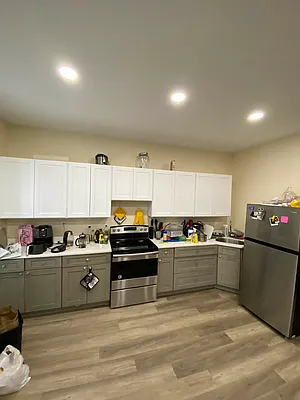 Rented by Sapphire Realty Holdings LLC | media 17