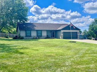 948 Claycrest Dr, Saint Charles, MO 63304