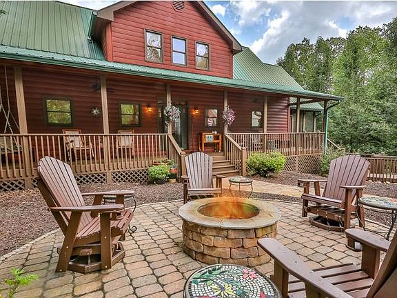 3rd image of 25 River Oaks Trl