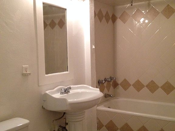 4th image of 1226 N El Centro Ave APT 1