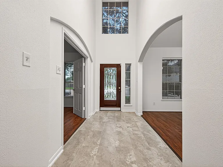 22303 Naple Hollow Ln — Photo 3