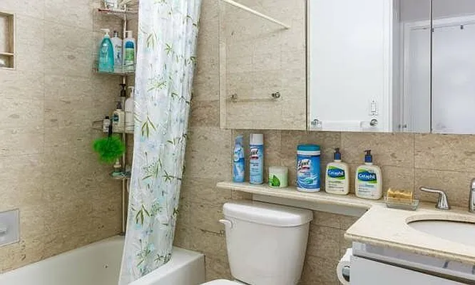 Rented by Akam Sales and Brokerage | media 9