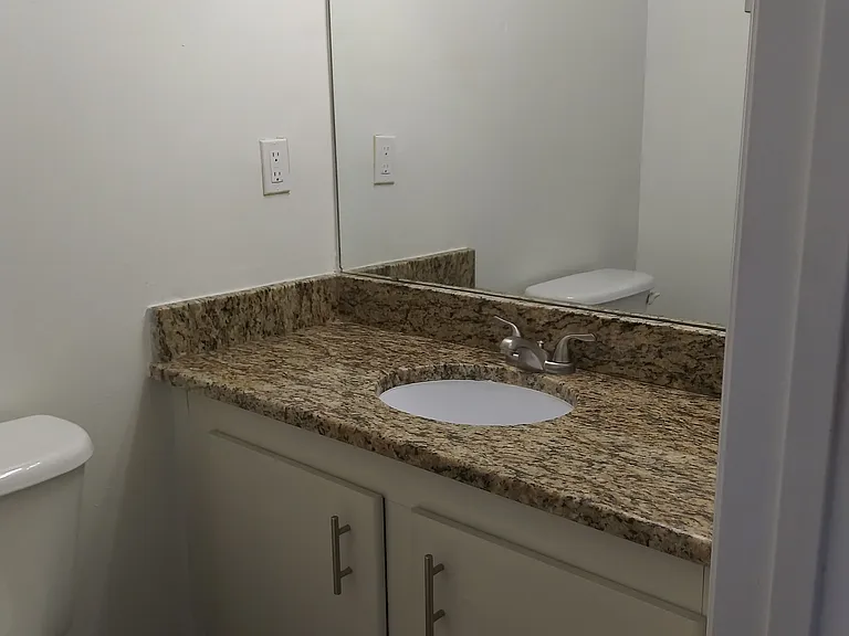 Oak Ridge Apartments — Photo 37