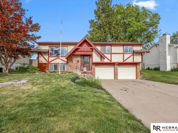 5215 S 91st St, Omaha, NE 68127