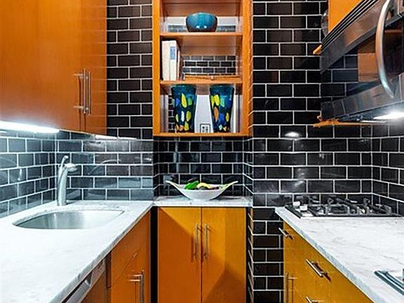 4th image of 13 13th St #1-1CS