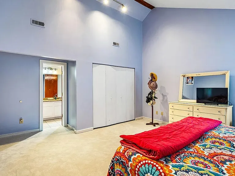 206 Lisa Dr — Photo 11