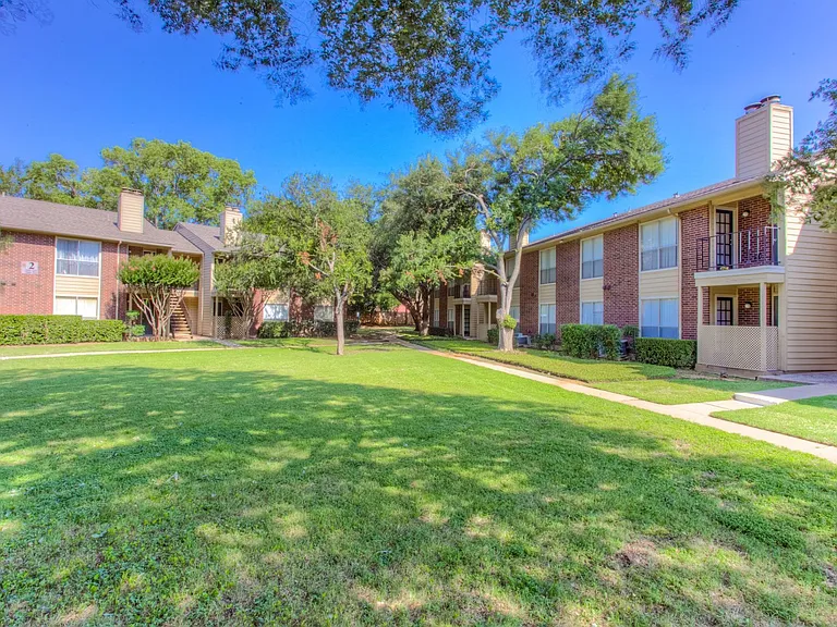 Charter Oak Apartments — Photo 8