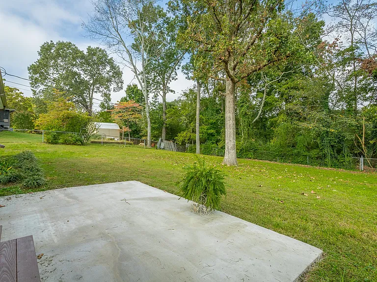 1403 Clearpoint Dr — Photo 36