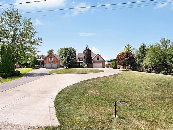 2nd image of 2116 Front Rd N