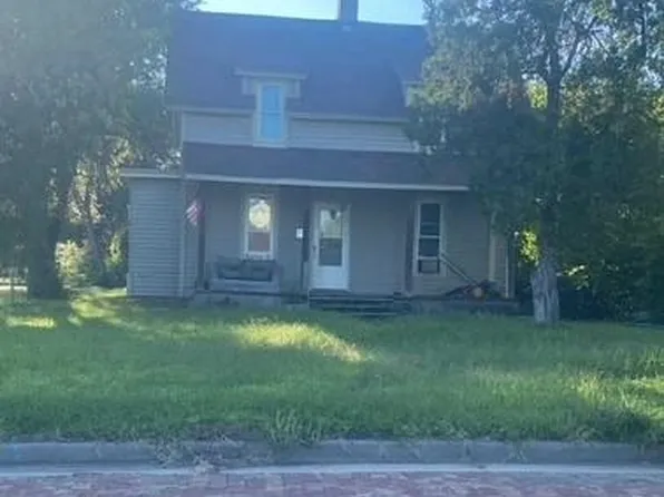 901 Johnson Ave, Larned, KS 67550