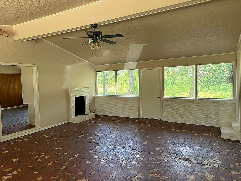 1st image of 418 Broad St