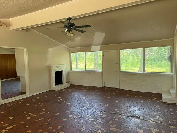 418 Broad St, Batesville, MS 38606