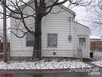613 W Courtois St photo 1