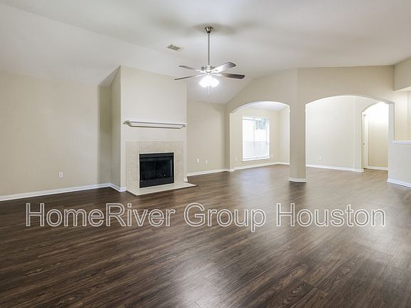 4th image of 3721 Treasure Island Dr